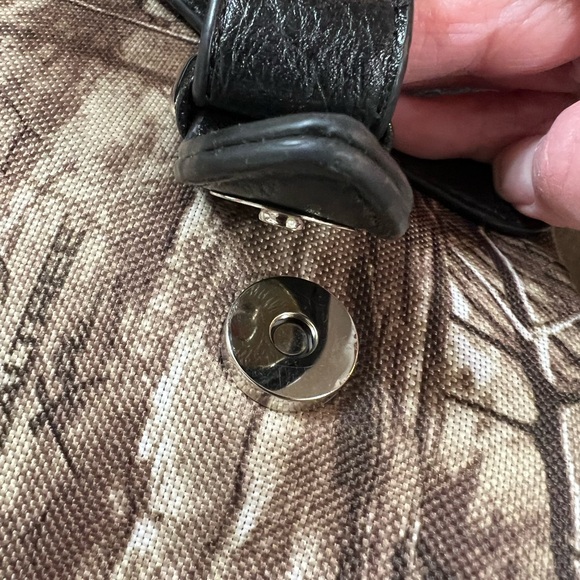 REALTREE Concealed Carry Handbag - Picture 15 of 16